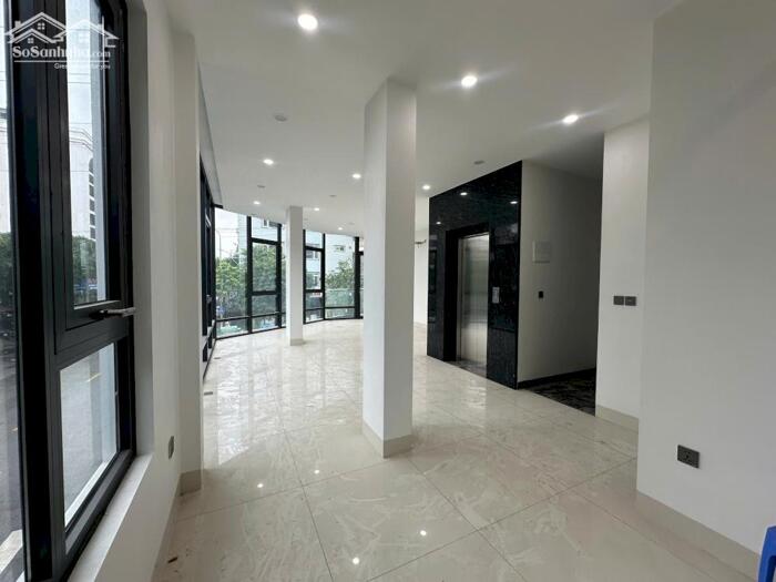 Hình ảnh Cho thuê văn phòng tại Hoàng Công - Kdt Mậu Lương DT 65m2 giá rẻ, ô tô đỗ cửa 1