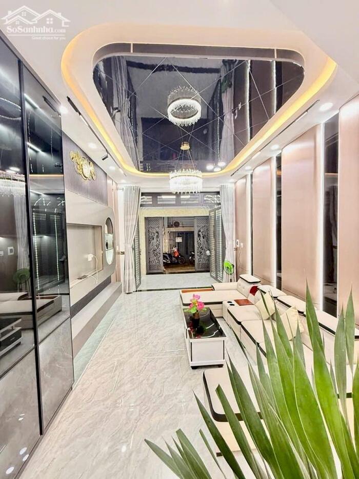 Hình ảnh NHÀ MỚI KENG – TẶNG FULL NỘI THẤT – HẺM XE TẢI HUỲNH THỊ HAI, QUẬN 12 – GIÁ CHỈ 5.7 TỶ 2