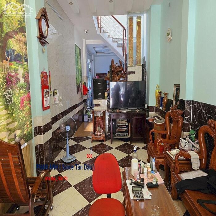 Hình ảnh [ Bán Gấp ] Nhà Phố Nguyễn Tuyển – 72 m2 - Hẻm Xe Tải – Chỉ Có 6 Tỷ.N.N.N.N ! 2