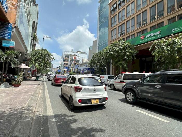 Hình ảnh Bán CHDV 7 lầu mặt tiền Bạch Đằng ngang 6m DTS 434m2 14PN TN 100tr ngay sân bay 37.8 tỷ 1