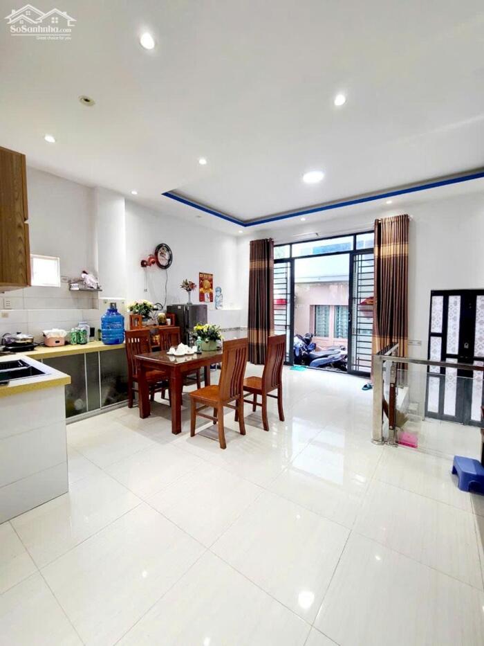 Hình ảnh Bán nhà 2.99 tỷ, ngang 5.4m x8m, 2 tầng, Trần Đại Nghĩa, vòng xoay an lạc Bình Tân 2