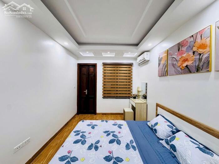 Hình ảnh Bán nhà mặt phố Cát Linh 15m2 nhà đẹp vỉa hè kinh doanh tốt 7.8 tỷ 1