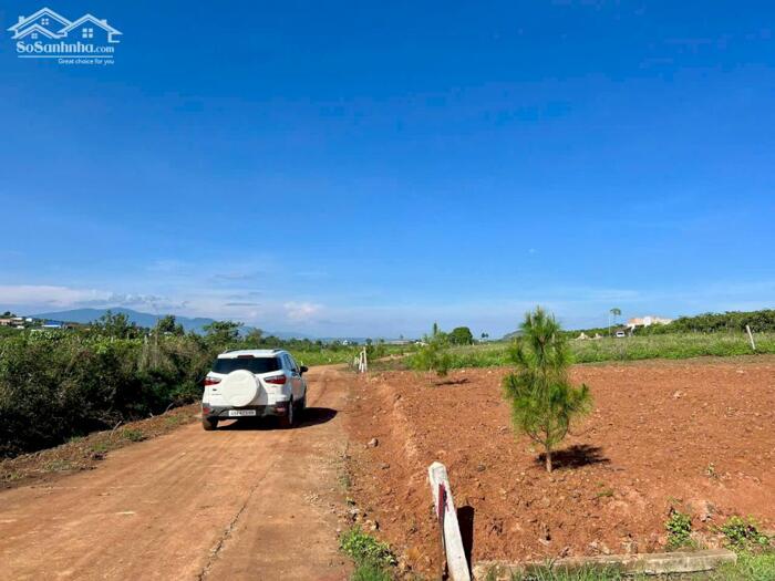 Hình ảnh Đan Phượng-Lâm Hà-Lâm Đồng dt hơn 1000m2 sẵn 100m2 thổ cư mặt tiền bê tông 13m cách nhựa liên xã 300m giá 6xxtr 0