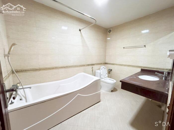 Hình ảnh SIÊU VIP- Ôtô tránh, dân trí cao Đường Cầu Giấy 133m/ 4 Tầng/ MT 7.2m 42.5 Tỷ, Mới đẹp ở ngay - LH 0987881444 3