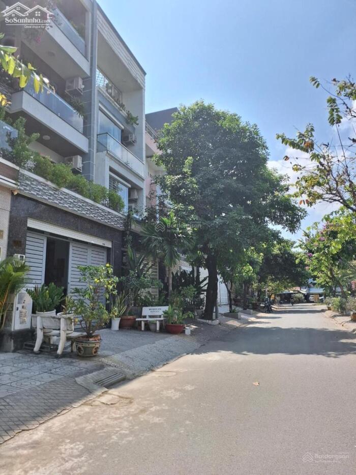 Hình ảnh Mặt tiền 90m2 - giá 14.2 tỷ - ngay chợ Phú Thuận - Cao Thị Chính, Q7 0