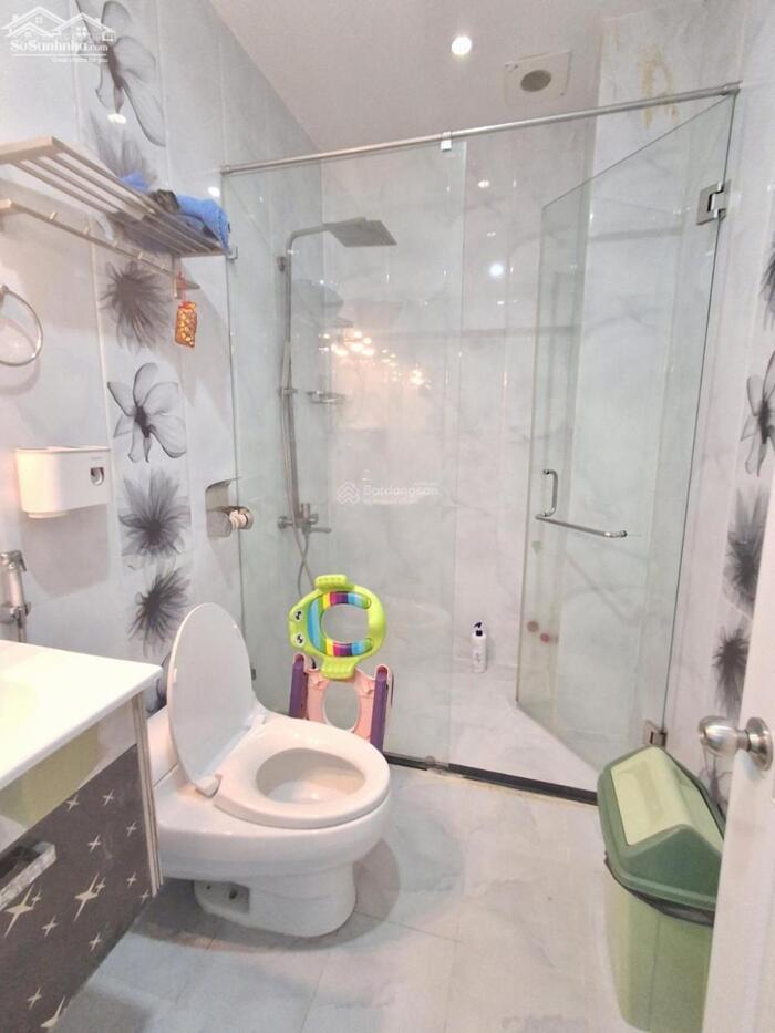 Hình ảnh Mặt tiền 90m2 - giá 14.2 tỷ - ngay chợ Phú Thuận - Cao Thị Chính, Q7 9