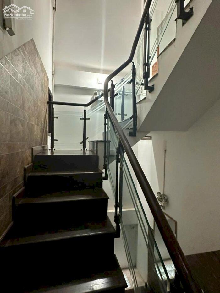 Hình ảnh Bán khách sạn thu nhập 100tr/tháng, khu tên lửa, Aeon mall, 100m2 4 tầng, 14pn giá 13.8 tỷ 2