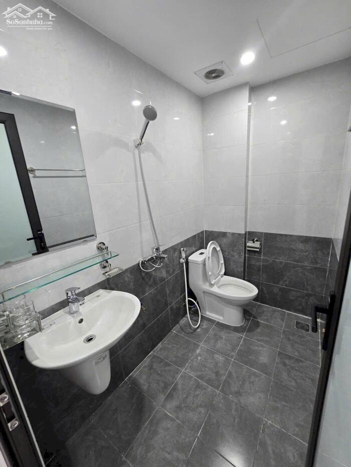 Hình ảnh Bán nhà 5 tầng đầy đủ công năng, view sân chơi, gần đại lộ Tây Thăng Long! 7