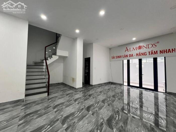 Hình ảnh HOT TẠI VINHOMES LÚC NÀY-CHO THUÊ TẦNG TRỆT NHÀ PHỐ 126M2 CHỈ 13TR 2