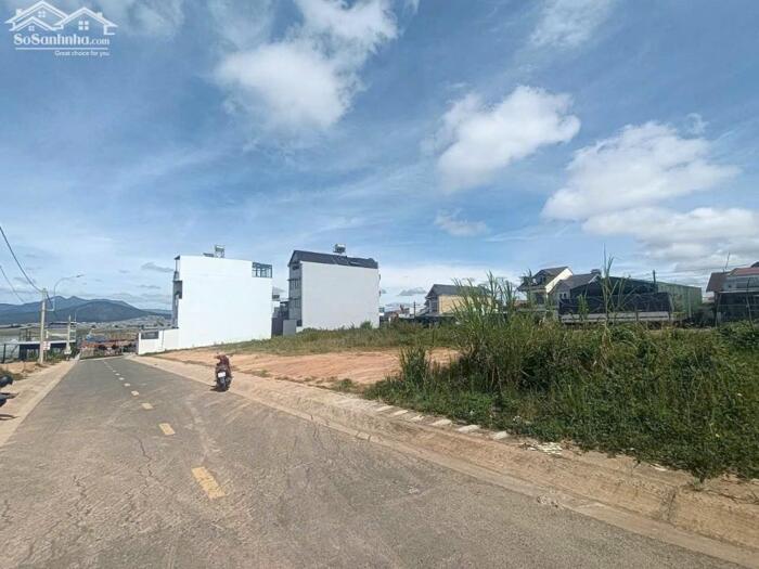 Hình ảnh Cần bán gấp lô đất KQH lô F6 siêu nổi tiếng tại P11 - Đà Lạt. Giá : 5,7 Tỷ 9