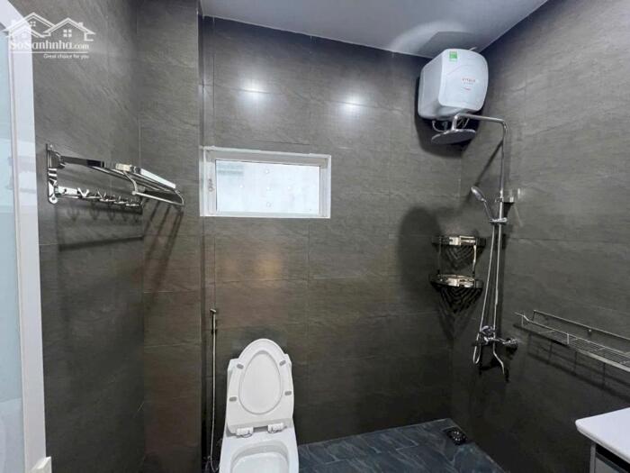 Hình ảnh Cho thuê nhà 2,5 tầng có sân kiệt oto Đống Đa, Hải Châu 5