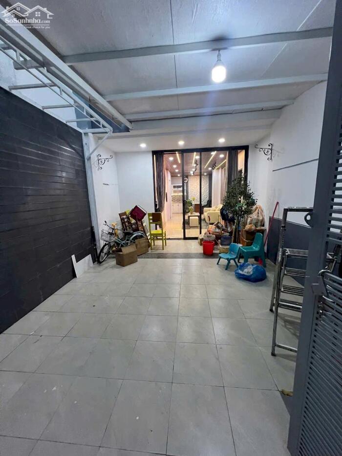 Hình ảnh Cho thuê nhà 2,5 tầng có sân kiệt oto Đống Đa, Hải Châu 8