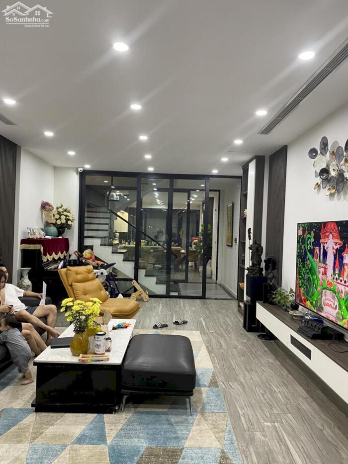 Hình ảnh Bán nhà Trần Hưng Đạo 70m2 nhà đẹp đường oto lô góc 3 thoáng 31.5 tỷ 0