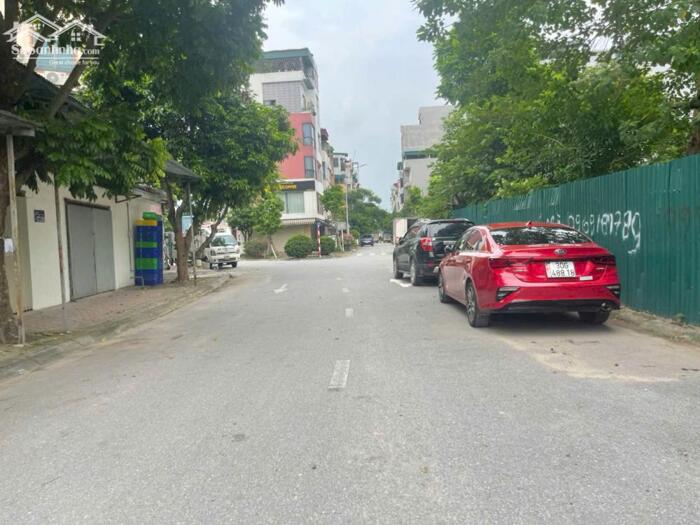 Hình ảnh Bán 98,2m đất tổ 12 Thạch Bàn, đường ô tô tránh rất phù hợp xây văn phòng, trụ sở công ty 2