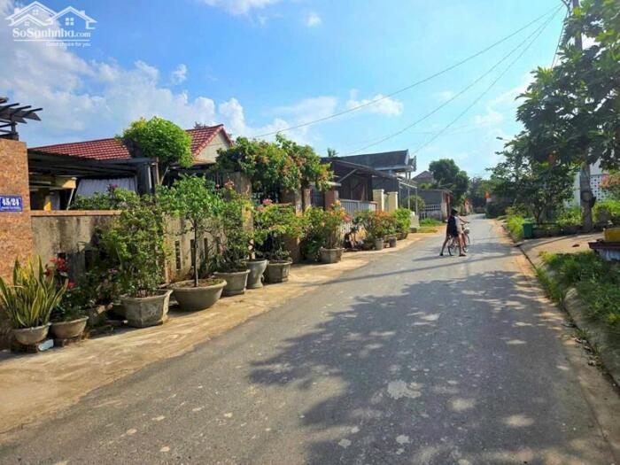 Hình ảnh Diện tích: 5 x 20m – vuông vắn, dễ xây dựng Hướng: Tây Bắc Vị trí trung tâm, gần chợ, trường học, bệnh viện, khu dân cư hiện hữu 2