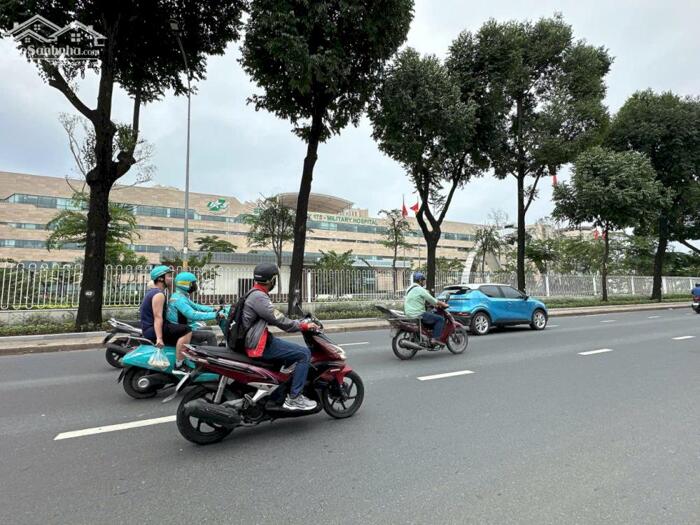 Hình ảnh Giảm 3 TỶ còn 27 TỶ đường 16m Nguyễn Kiệm 127m2 ngang 6.5m 6 lầu T.máy ngay BV 175. 1