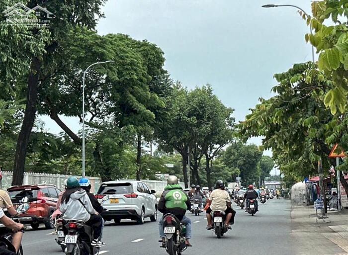 Hình ảnh Giảm 3 TỶ còn 27 TỶ đường 16m Nguyễn Kiệm 127m2 ngang 6.5m 6 lầu T.máy ngay BV 175. 0