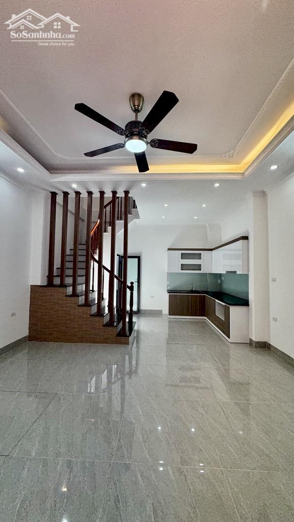 Hình ảnh Bán Ngay Nhà Việt Hưng Long Biên 5T, 42m2, giá 6,85 tỷ 0