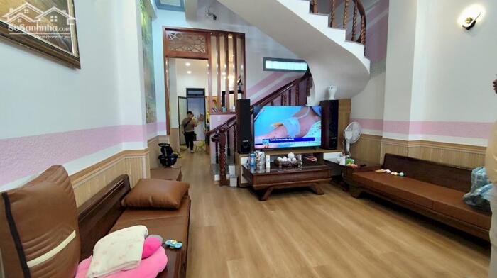 Hình ảnh Nhà Đà Lạt, Nhà mặt tiền trung tâm Đà Lạt, đường lớn thích hợp an cư, gần công viên xanh 1