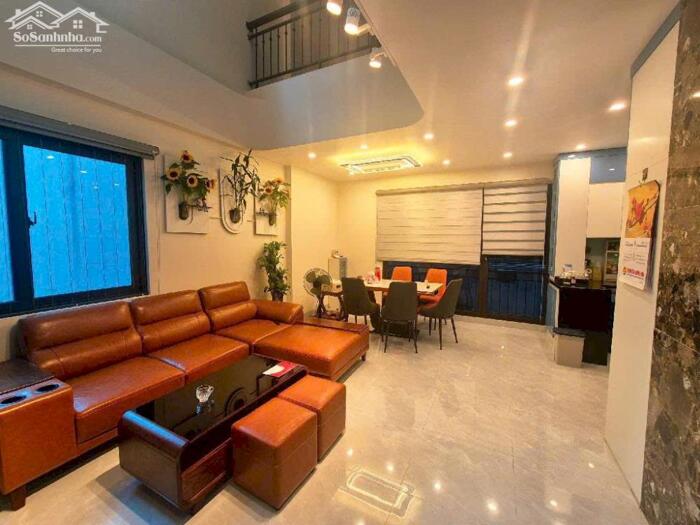 Hình ảnh Bán nhà Hoàng Hoa Thám 72m2 gần oto đường to ngõ rộng ở luôn 13.2 tỷ 1