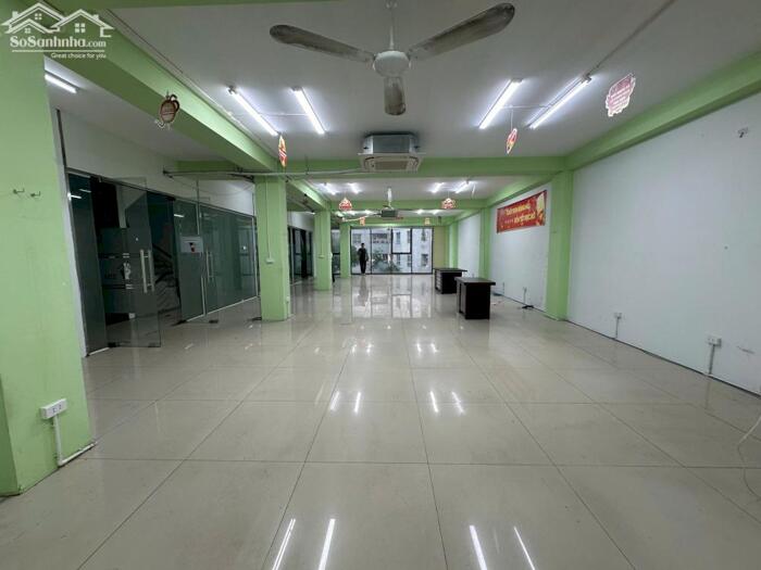 Hình ảnh Cho thuê sàn văn phòng tại Yên Xá Thanh Trì - DT 200m2 giá siêu rẻ, ô tô xe máy đỗ cửa 5