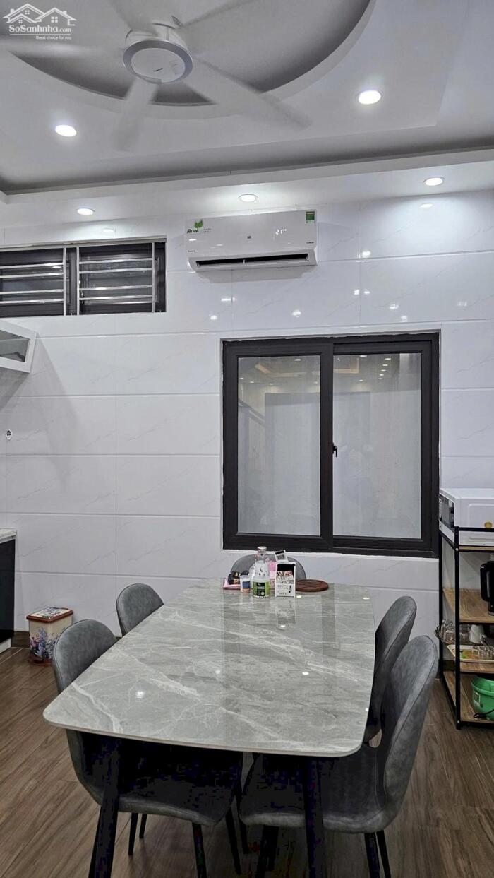 Hình ảnh Cho thuê nhà Văn Cao, 4 p.ngủ full đồ, DT: 60m2. 1