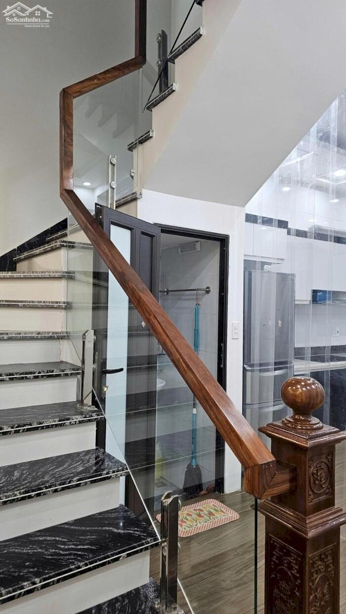 Hình ảnh Cho thuê nhà Văn Cao, 4 p.ngủ full đồ, DT: 60m2. 3