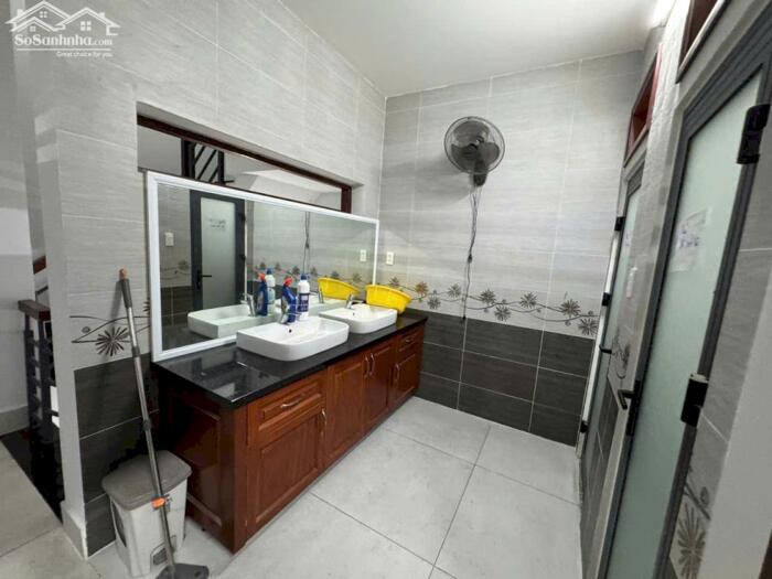 Hình ảnh Cho thuê căn góc siêu đẹp, mặt tiền sầm uất, kd đa ngành, dễ nhận dạng thương hiệu lớn 15