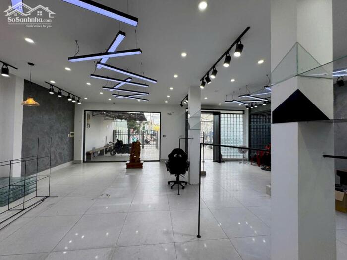 Hình ảnh Cho thuê căn góc siêu đẹp, mặt tiền sầm uất, kd đa ngành, dễ nhận dạng thương hiệu lớn 4