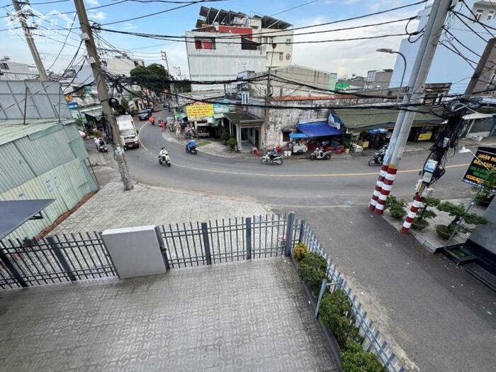 Hình ảnh Cho thuê căn góc siêu đẹp, mặt tiền sầm uất, kd đa ngành, dễ nhận dạng thương hiệu lớn 2