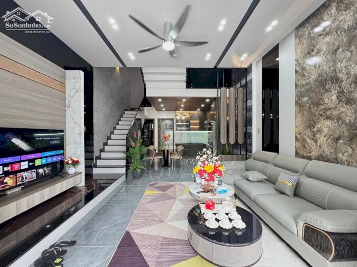 Hình ảnh Chính chủ gửi bán nhà 3 tầng MT Hoà Minh 15 ,P Hoà khánh.Đà Nẵng 1