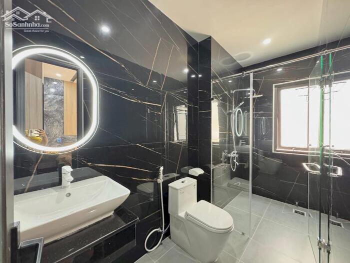 Hình ảnh Chính chủ gửi bán nhà 3 tầng MT Hoà Minh 15 ,P Hoà khánh.Đà Nẵng 6