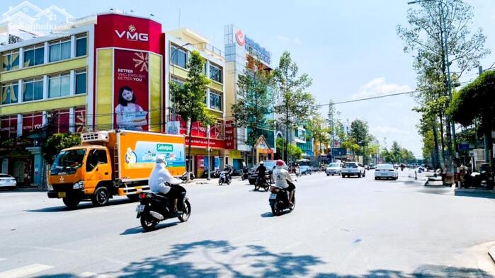 Hình ảnh Bán tòa nhà hơn 1000m2 sàn góc 2 mặt tiền khu dân cư D2D sát đường Võ Thị Sáu giá 26 tỷ 1