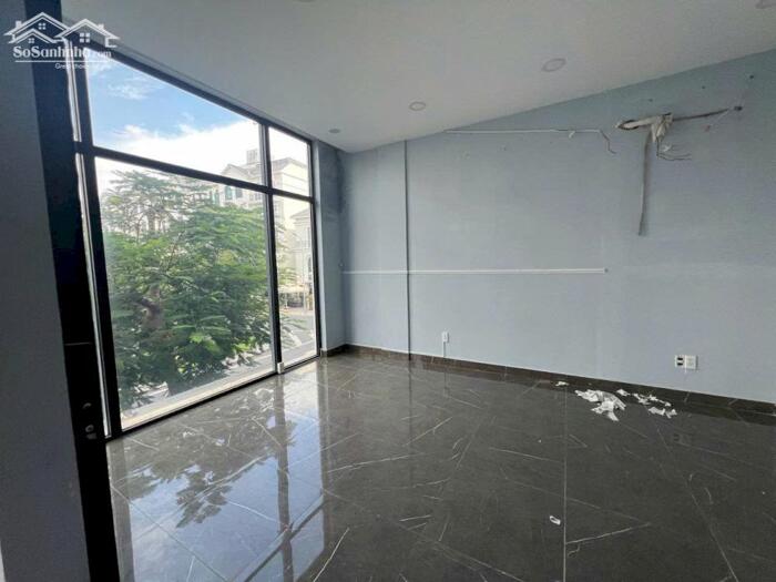 Hình ảnh Cho thuê mặt bằng kinh doanh 126m2 hướng Đông Nam, gần công viên vị trí đông đúc-O903257578 ZALO 0