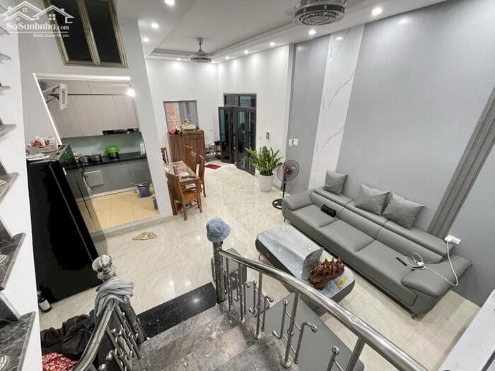 Hình ảnh Cần Tiền Bán Gấp Nhà Bồ Đề, Long Biên 3T, 48m2, giá 8 tỷ 1