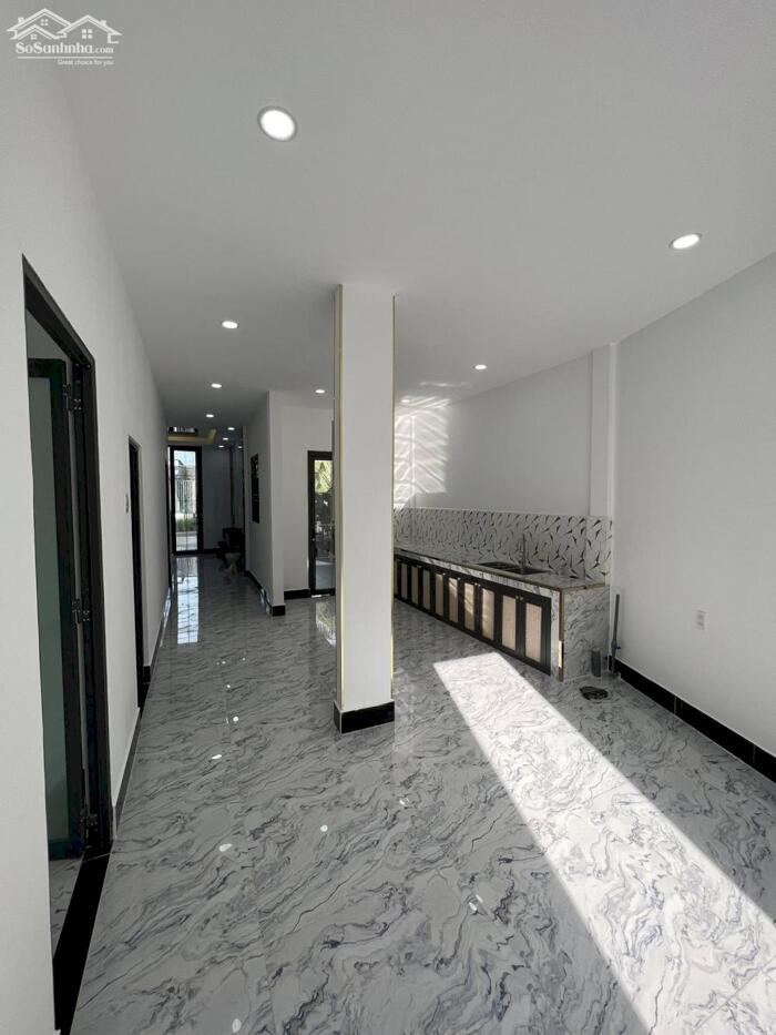 Hình ảnh nhà gần trường đại học tây đô rộng gần 300m2 chiều ngang hơn 8m 4