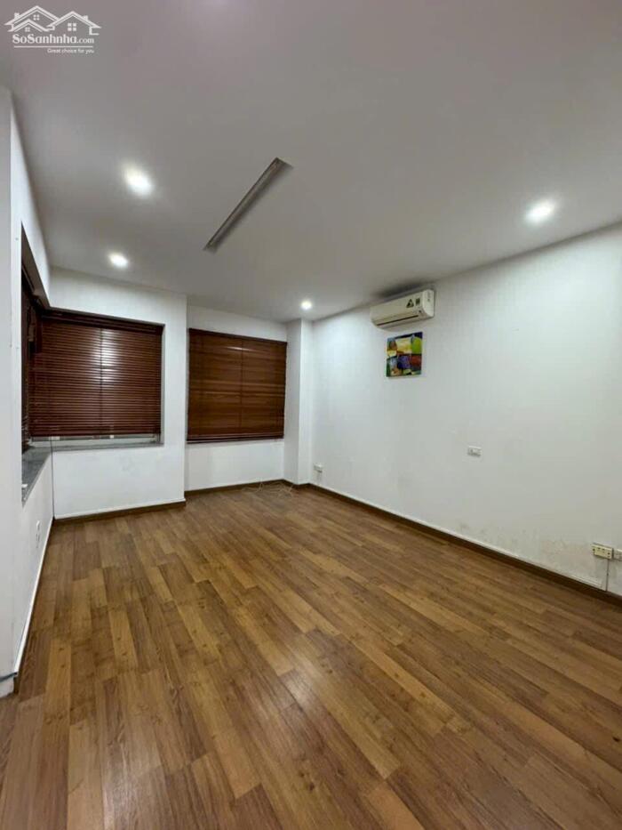 Hình ảnh VỊ TRÍ HIẾM-Mặt ngõ Ô tô Phố Linh Lang 79m/5Tầng/ MT 4.4m 31.8 Tỷ, Cách Phố 10m, Kinh doanh - LH 0987881444 5