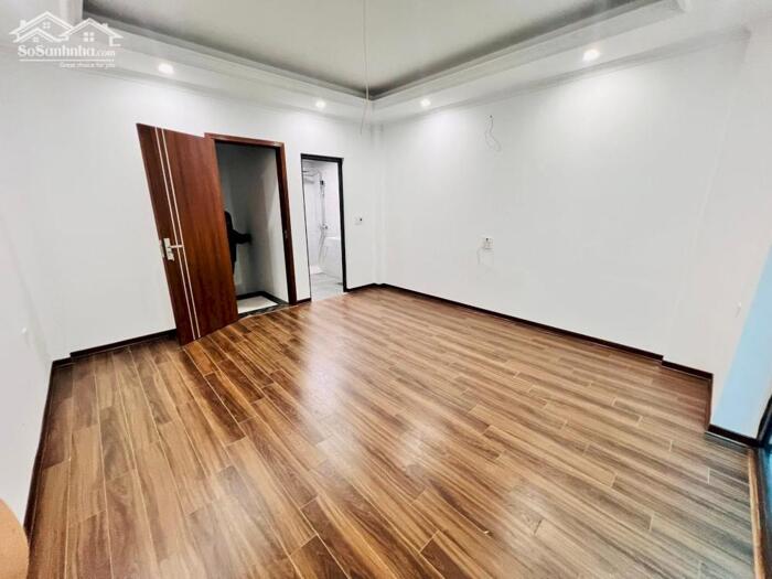 Hình ảnh Bán Nhà Ngõ 88 Nguyễn Lam, Long Biên 5T, 33m2 chỉ 5,7 tỷ 3