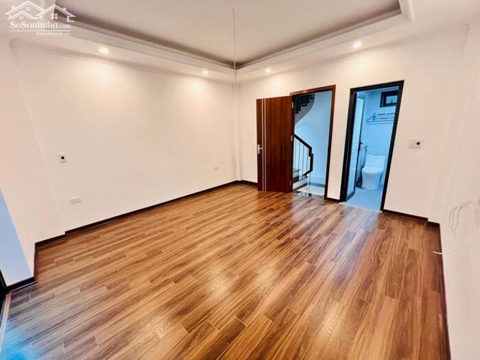 Hình ảnh Bán Nhà Ngõ 88 Nguyễn Lam, Long Biên 5T, 33m2 chỉ 5,7 tỷ 1