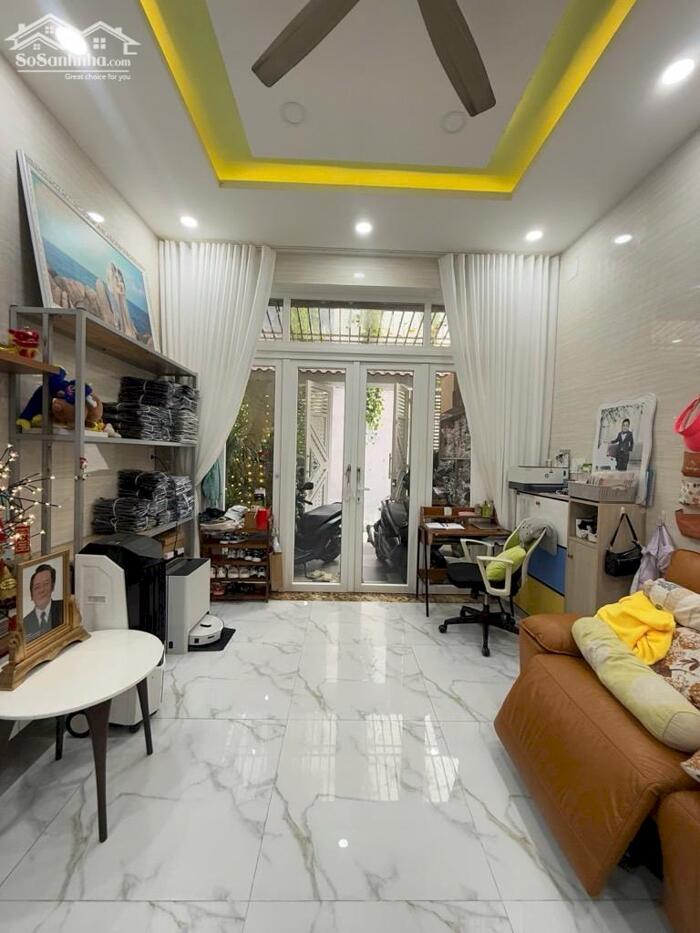 Hình ảnh Siêu phẩm! Nhà đẹp 4 tầng ngay Ngã Tư Bảy Hiền - P.11 Tân Bình - 4 x 15.5m (cn: 62m2) 2