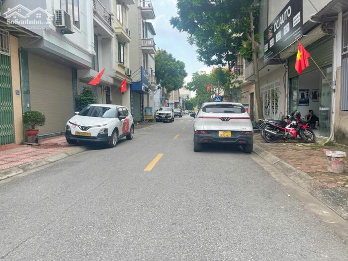 Hình ảnh Có thể xây tòa văn phòng cực chất ,lô đất 94m đất mặt phố Nguyễn Văn Hưởng, sau nhà là hồ siêu mát mẻ, làm trụ sở, kinh doanh tốt 3