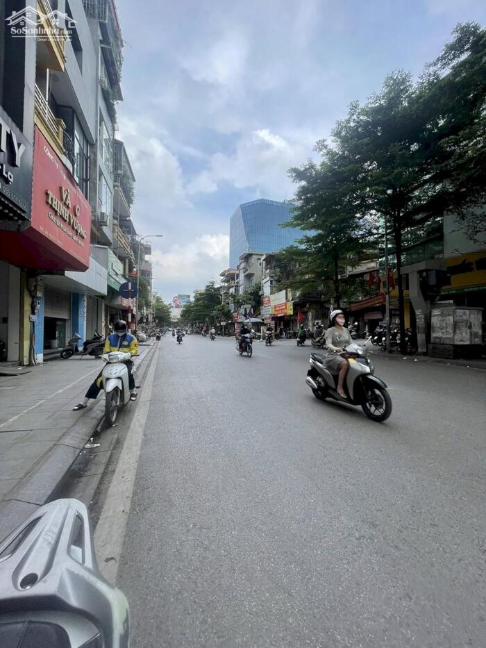 Hình ảnh Bán Nhà Mặt Phố Quận Đống Đa 60m2-3T SỔ A4 Tặng Nhà 1 CHỦ 24 Tỷ Khâm Thiên. 3