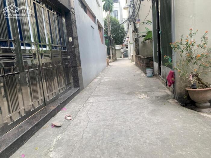 Hình ảnh Hàng hiếm giá rẻ 30m2 tổ 13 Thạch Bàn, khu dân cư yên tĩnh, ngõ nông, trước nhà thoáng, định cư đỉnh 1