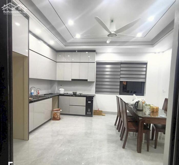 Hình ảnh Cho thuê nhà 4 tầng VCI SKY GARDEN- Khai quang - Vĩnh yên 1