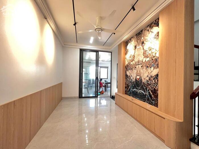 Hình ảnh Cho thuê nhà 4 tầng VCI SKY GARDEN- Khai quang - Vĩnh yên 2