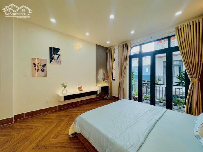 Hình ảnh HẺM XE HƠI - NHÀ ĐẸP CHUẨN CHÂU ÂU - TOÀN KHU CAO TẦNG - SỔ VUÔNG - GIÁ SIÊU TỐT Phạm Văn Chiêu, P14, Gò Vấp – Cách mặt tiền chỉ vài bước chân! 3