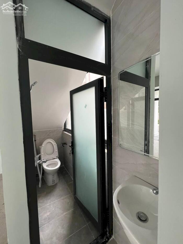 Hình ảnh CHO THUÊ NGUYÊN CĂN NHÀ PHỐ 5 TẦNG CHỈ 12 TRIỆU GẦN TRƯỜNG HỌC 6