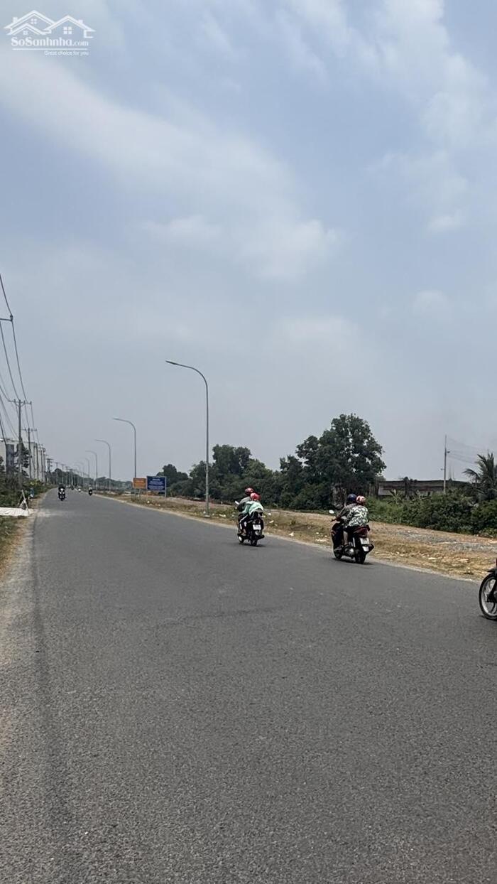 Hình ảnh kho rộng 1.100m2 cho thuê gấp 15triệu đường 1A vĩnh lộc B điện 3 pha sẵn 0