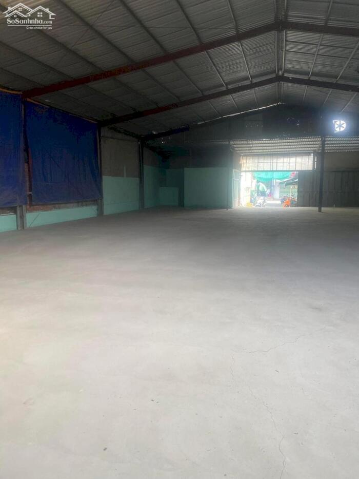 Hình ảnh kho rộng 1.100m2 cho thuê gấp 15triệu đường 1A vĩnh lộc B điện 3 pha sẵn 1