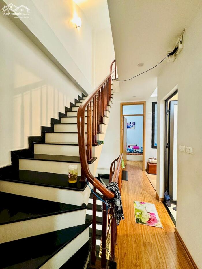 Hình ảnh [LÔ GÓC - Ô TÔ TRÁNH- KINH DOANH] Phố Hào Nam (Tôn Đức Thắng) 46m/4 Tầng/ MT 3.7m 16.2 Tỷ, mới đẹp - LH 0987881444 7